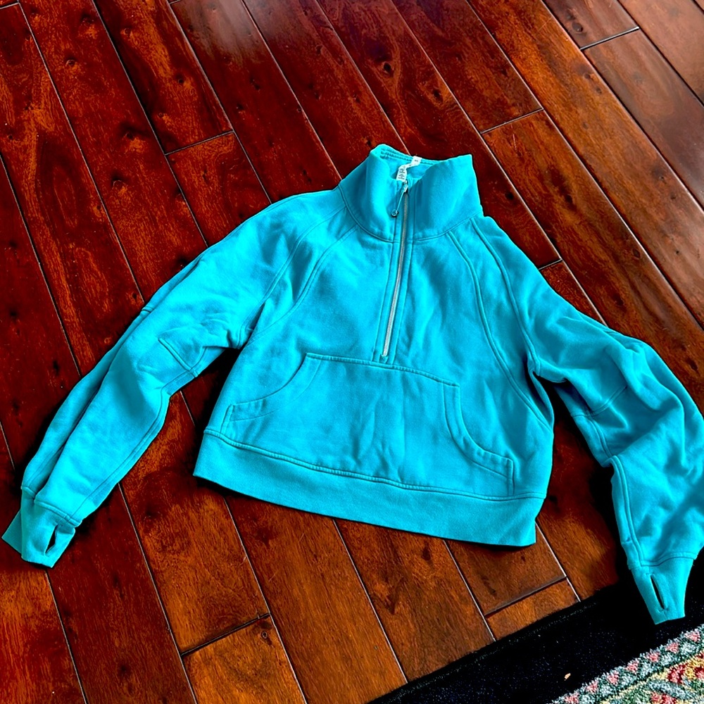 Lululemon scuba M/L. Good condition.